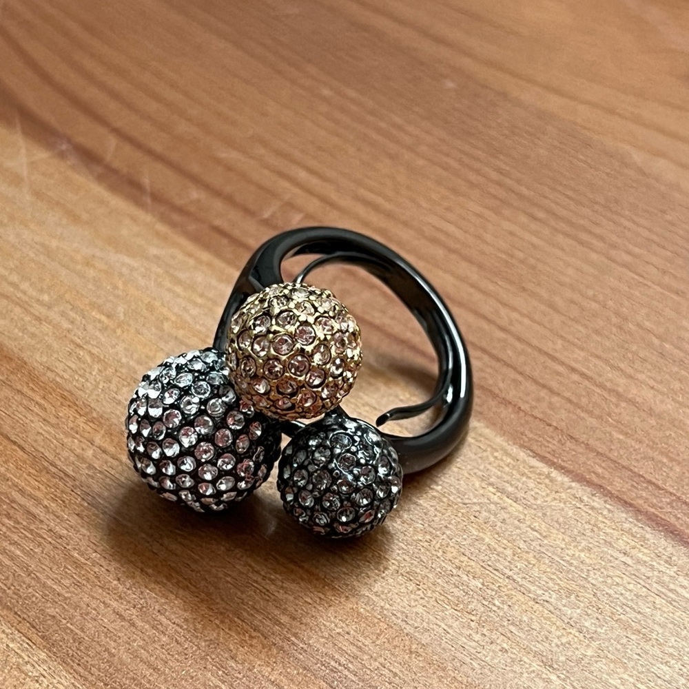 Stella and Dot Soirée cocktail ring- adjustable size